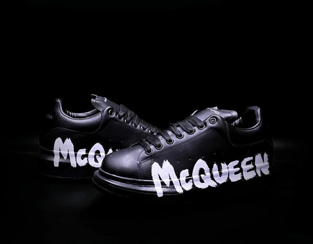 Alexander Mcqueen Negro Graffiti Oversize