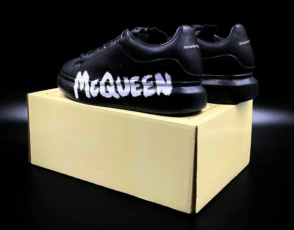 Alexander Mcqueen Negro Graffiti Oversize