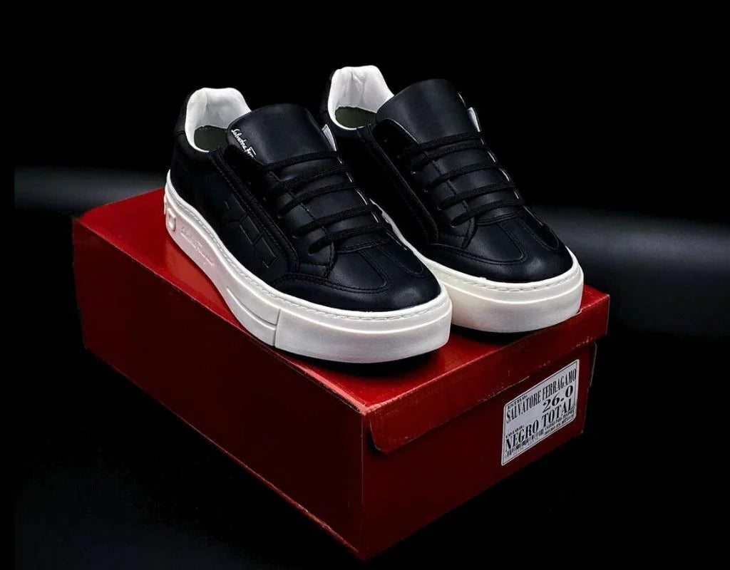 Ferragamo Black White Borg Gravado Gancini En Piel