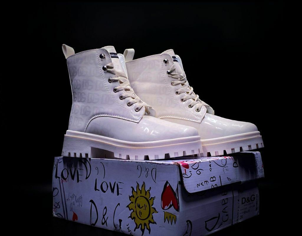 Dolce Gabbana Bota Beige Clasica