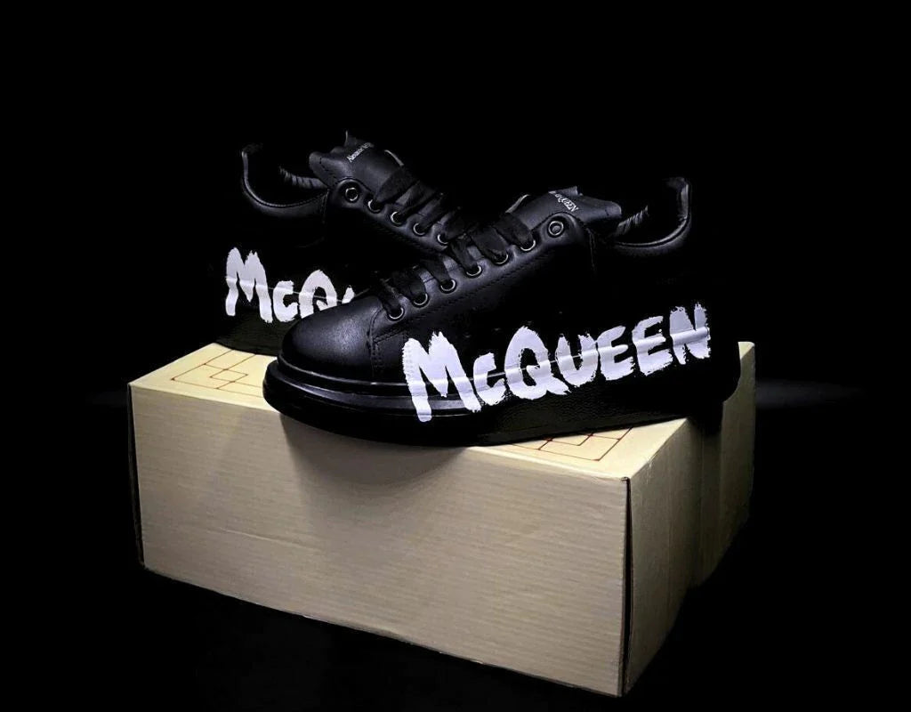 Alexander Mcqueen Negro Graffiti Oversize