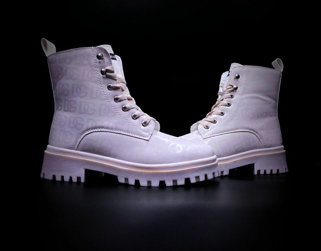 Dolce Gabbana Bota Beige Clasica