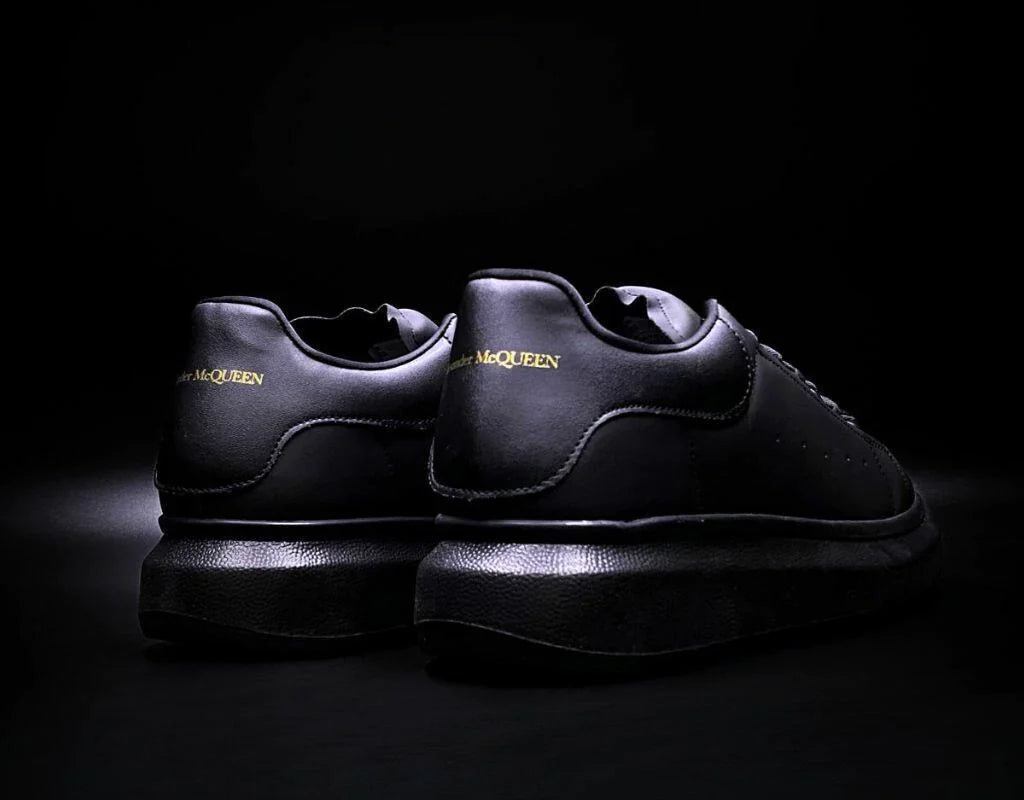 Alexander McQueen Oversize Negro Total