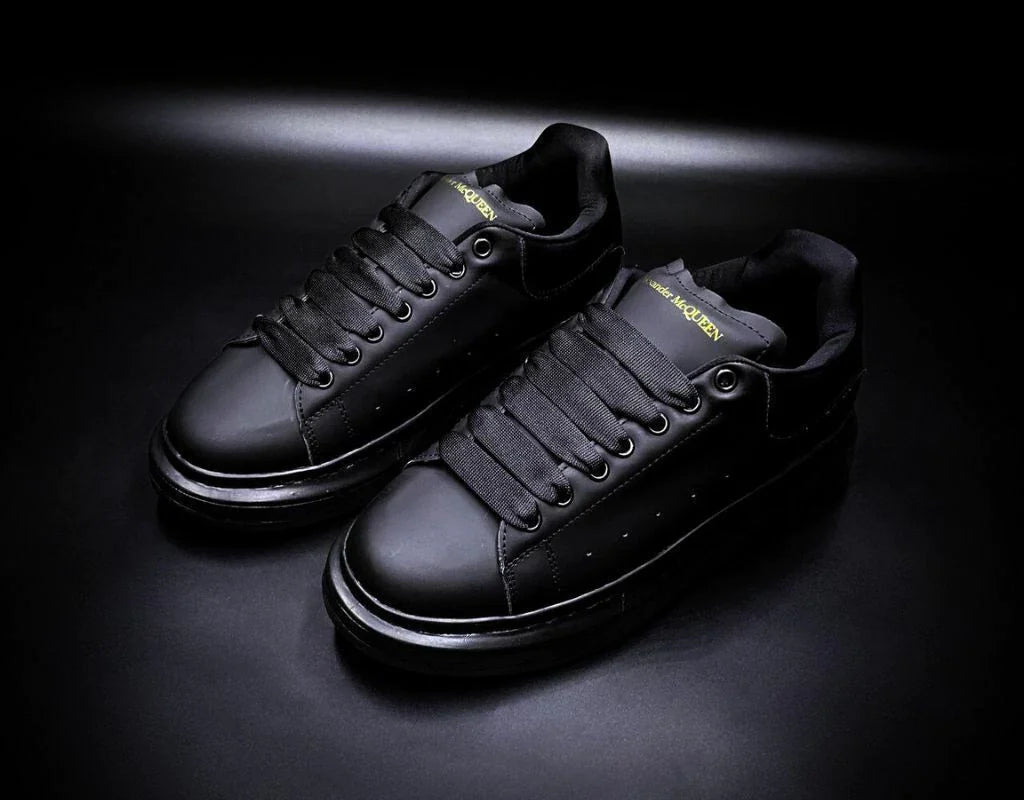 Alexander McQueen Oversize Negro Total