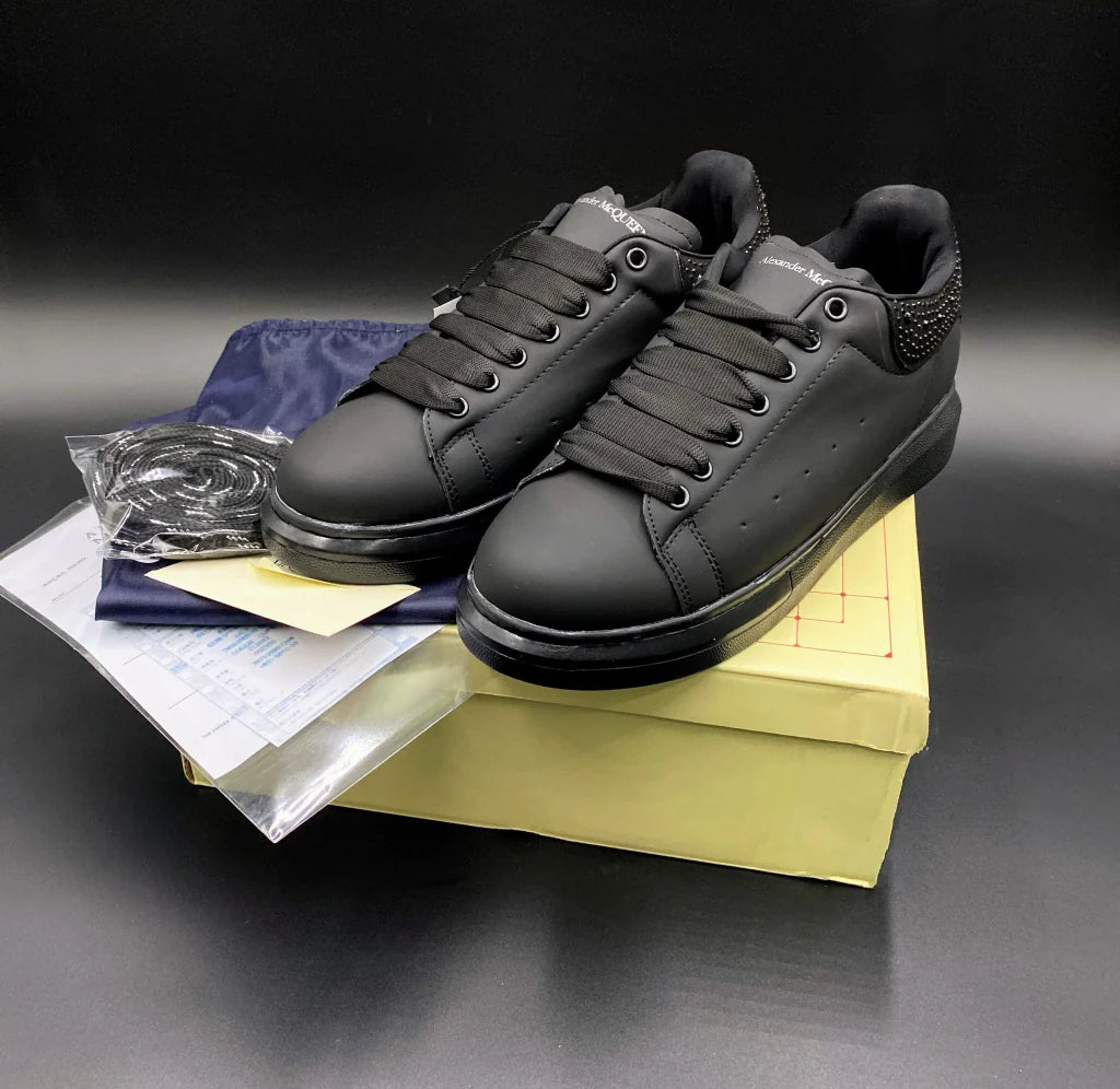 Tenis Alexander McQueen Negro Cristales