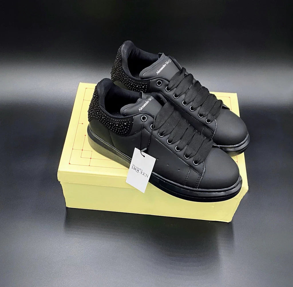 Tenis Alexander McQueen Negro Cristales