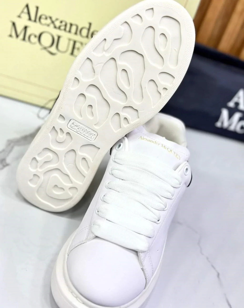 Tenis Alexander McQueen Blanco Negro